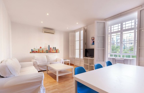 Sant Antoni Apartment | Nice apartment in the city center