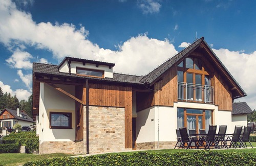 Lipno nad Vltavou House | Nice apartment in villa for 11 guests with WIFI, TV, terrace and pets allowed