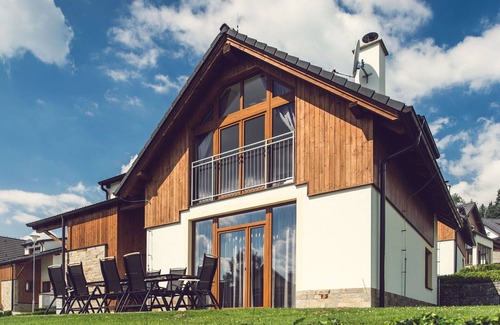 Lipno nad Vltavou House | Nice apartment in villa for 11 guests with WIFI, TV, terrace and pets allowed