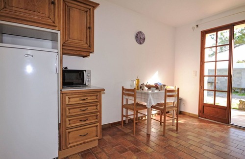 Velleron House | Nice apartment in villa for 4 guests with pool, WIFI, TV and terrace