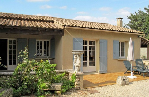 Velleron House | Nice apartment in villa for 4 guests with pool, WIFI, TV and terrace