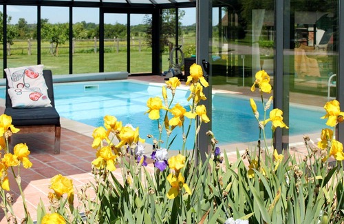 Corbon House | Nice apartment in villa for 3 people with pool, WIFI, TV, patio and pets allowed
