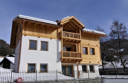 Selva di Val Gardena Apartment | Nice apartment on the sunny side of the Dolomites