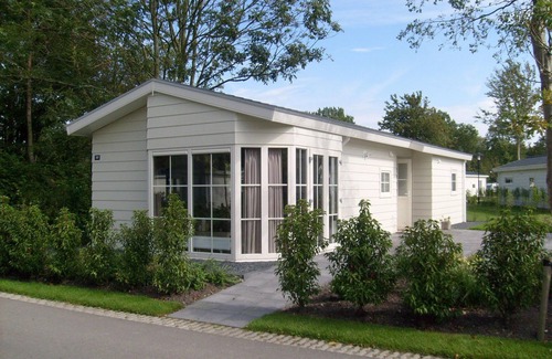 Velsen-Zuid Ski Chalet | Nice chalet on a holiday park 25 km from Amsterdam