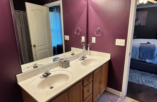 Antioch Bed & Breakfast | Nice Cozy 2 story 3 BR 21/2 bath home near BNA airport and downtown Nashville!