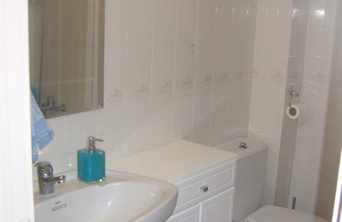 Algeciras House | Nice Double Bed Room With Rooms Bike and Dive