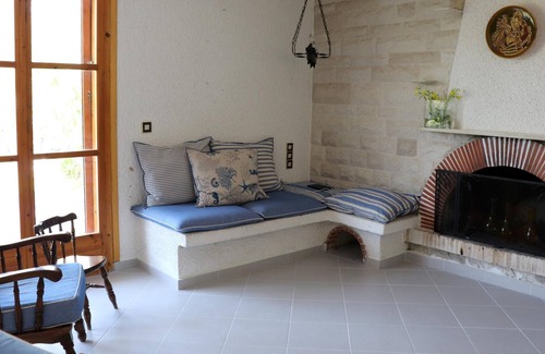 Oropos House | Nice holiday house in an idyllic region, near the beach, Wifi | Chalkoutsi, Atti
