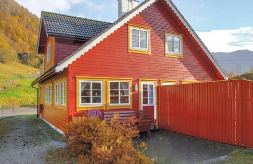 Akra House | Nice home in åkra with WiFi