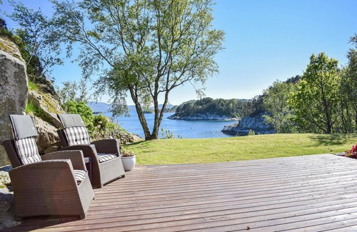 Tysvaer House | Nice home in Aksdal with house sea view