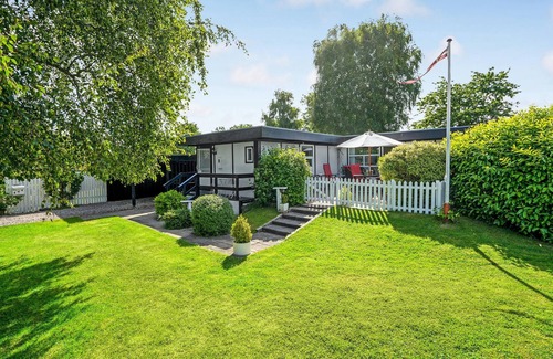 Kettingskov House | Nice home in Augustenborg with WiFi