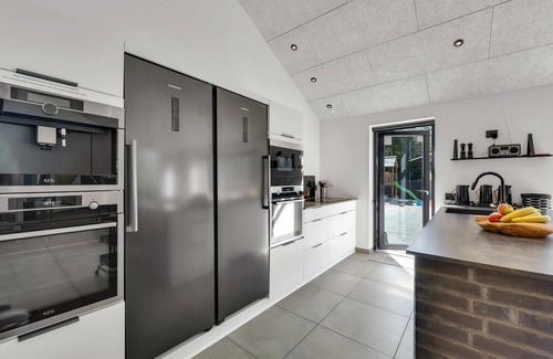 Blavand House | Nice home in Blåvand with kitchen