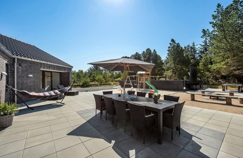 Blavand House | Nice home in Blåvand with kitchen