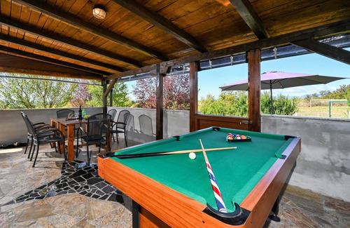 Pisarovina House | Nice home in Bratina with WiFi