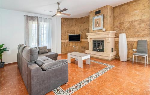 La Carlota House | Nice Home In Córdoba With Wifi