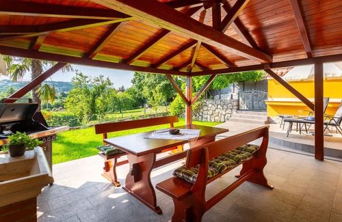 Buzdohanj House | Nice home in Cernik with kitchen