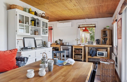 Gilleleje House | Nice home in Dronningmølle with WiFi