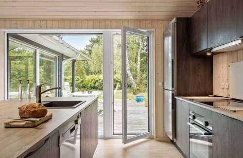 Dronningmolle House | Nice home in Dronningmølle with sauna