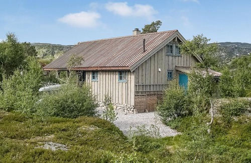 Vinje House | Nice home in Edland with sauna