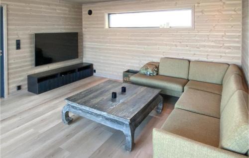 Vinje House | Nice Home In Edland With Wifi