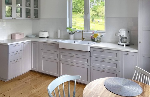 Edsbruk House | Nice home in Edsbruk with kitchen