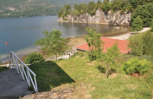 Eikelandsosen House | Nice home in Eikelandsosen with sauna