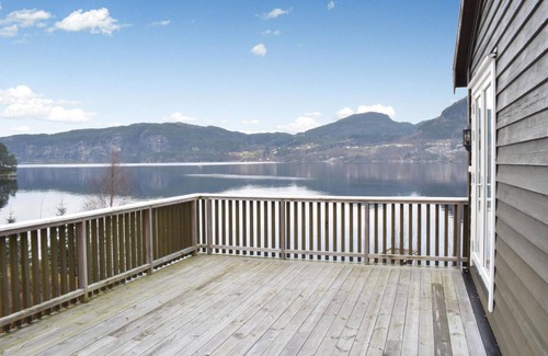 Eikelandsosen House | Nice home in Eikelandsosen with sauna