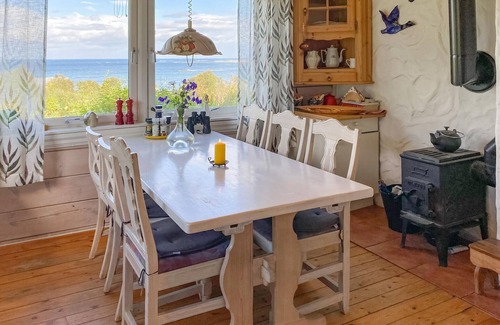 Gjengstoa House | Nice home in Farstad with WiFi