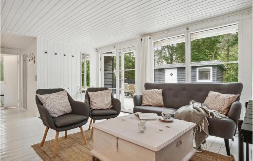 Falen House | Nice Home In Hemmet With Kitchen