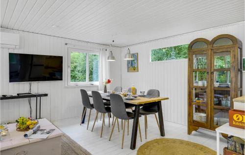 Falen House | Nice Home In Hemmet With Kitchen