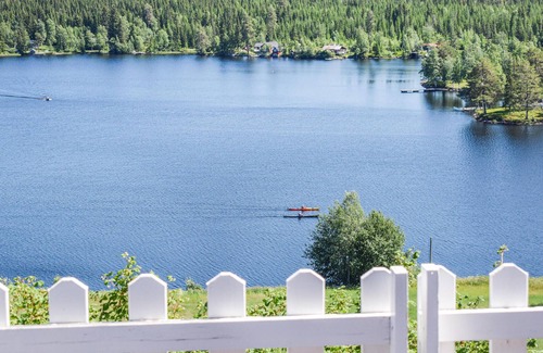 Gjovik House | Nice home in Hunndal with lake view