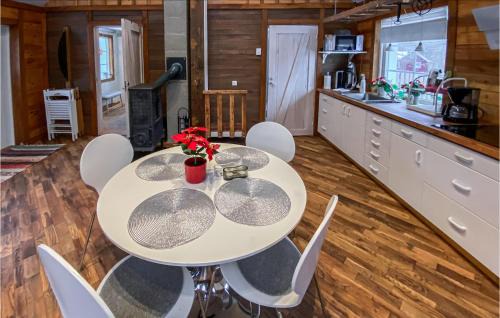 Knared House | Nice Home In Kåphult With Kitchen