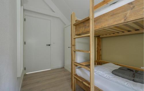 Kerkdriel House | Nice Home In Kerkdriel With Wi-Fi