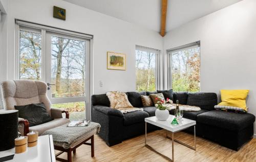 Skarrild House | Nice Home In Kibæk With Kitchen