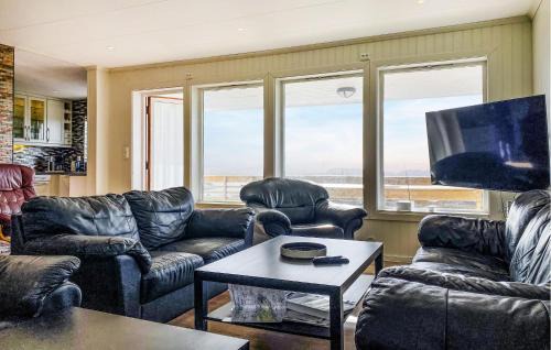 Bogoyvaer House | Nice Home In Kverva With Wifi