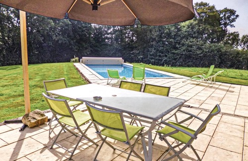 La Croupte House | Nice home in La Croupte with WiFi