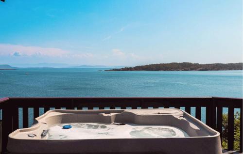 Hervik House | Nice Home In Liarvåg With Sauna