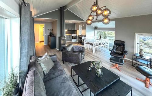 Hervik House | Nice Home In Liarvåg With Sauna