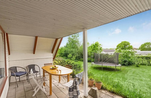 Logstrup House | Nice home in Løgstrup with WiFi