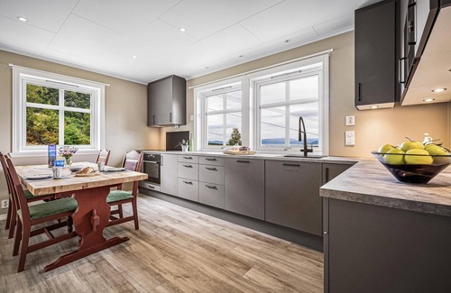 Grimsland House | Nice home in Lundegrend with WiFi