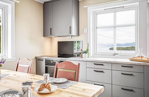 Grimsland House | Nice home in Lundegrend with WiFi