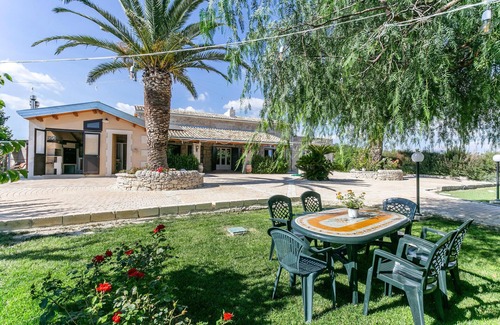 Casa Papa House | Nice home in Modica -RG- with sauna
