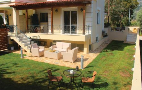 Nea Makri House | Nice Home In Nea Makri With Kitchen