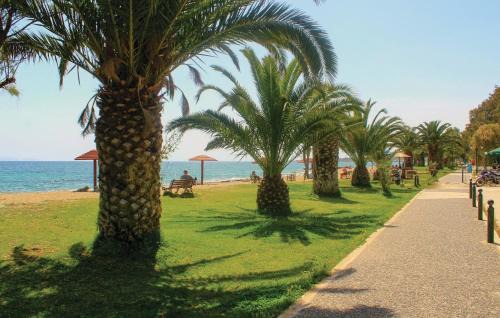 Nea Makri House | Nice Home In Nea Makri With Kitchen