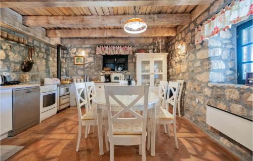 Vrgorac House | Nice Home In Orah With House A Panoramic View