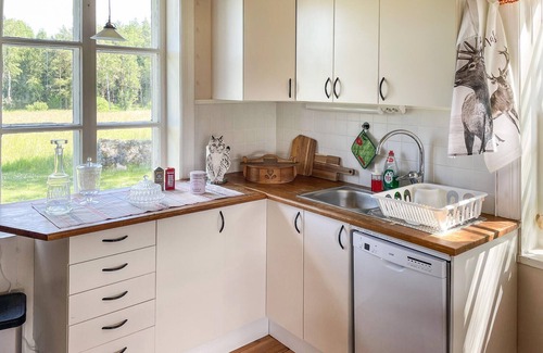 Ramnas House | Nice home in Ramnäs with lake view