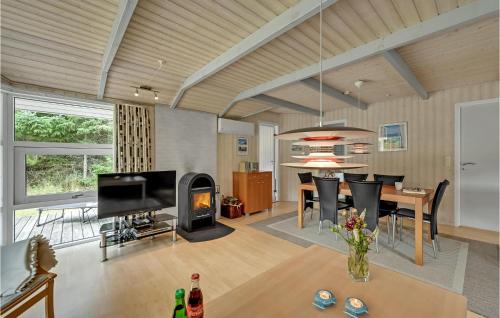 Lodbjerg Hede House | Nice Home In Ringkøbing With Kitchen