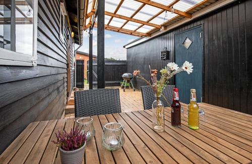 Ronne House | Nice home in Rønne with kitchen