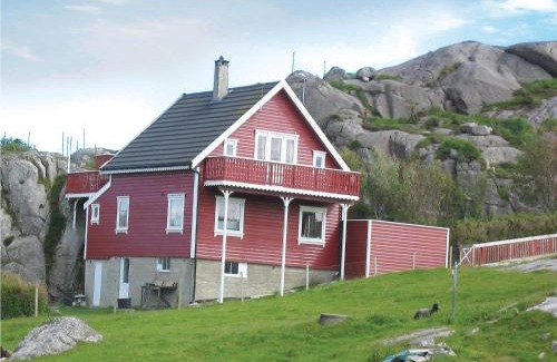 Ha House | Nice Home In Sirevåg With Kitchen