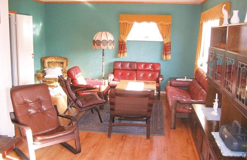 Ha House | Nice home in Sirevåg with kitchen