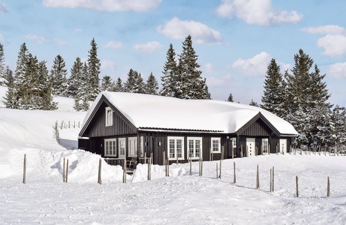 Sjusjoen House | Nice home in Sjusjøen with sauna